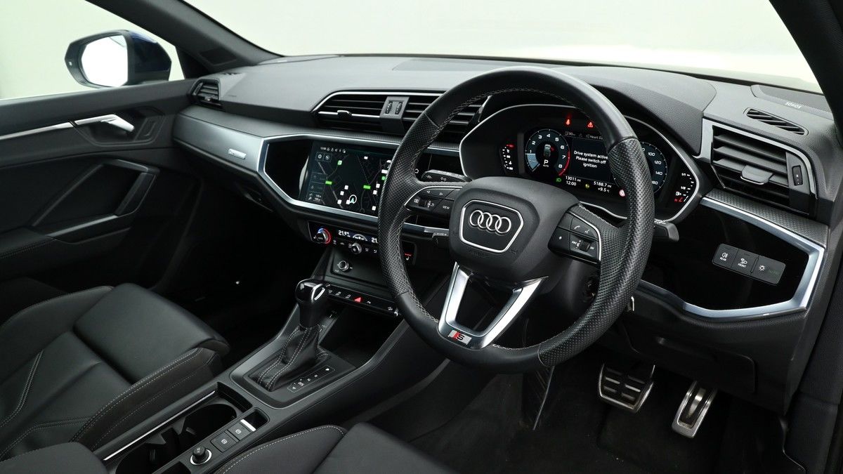 Audi Q3 Image 3