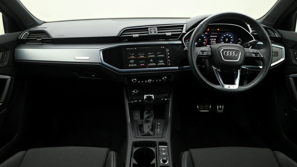 Audi Q3 Image 14