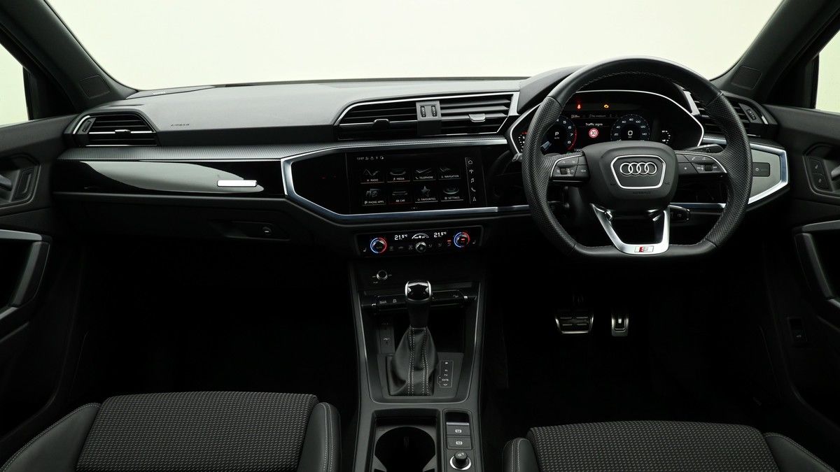 Audi Q3 Image 14