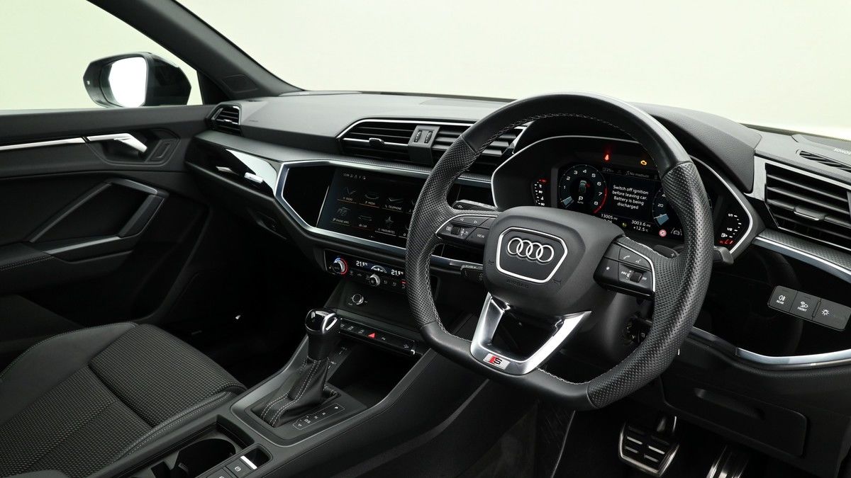 Audi Q3 Image 3