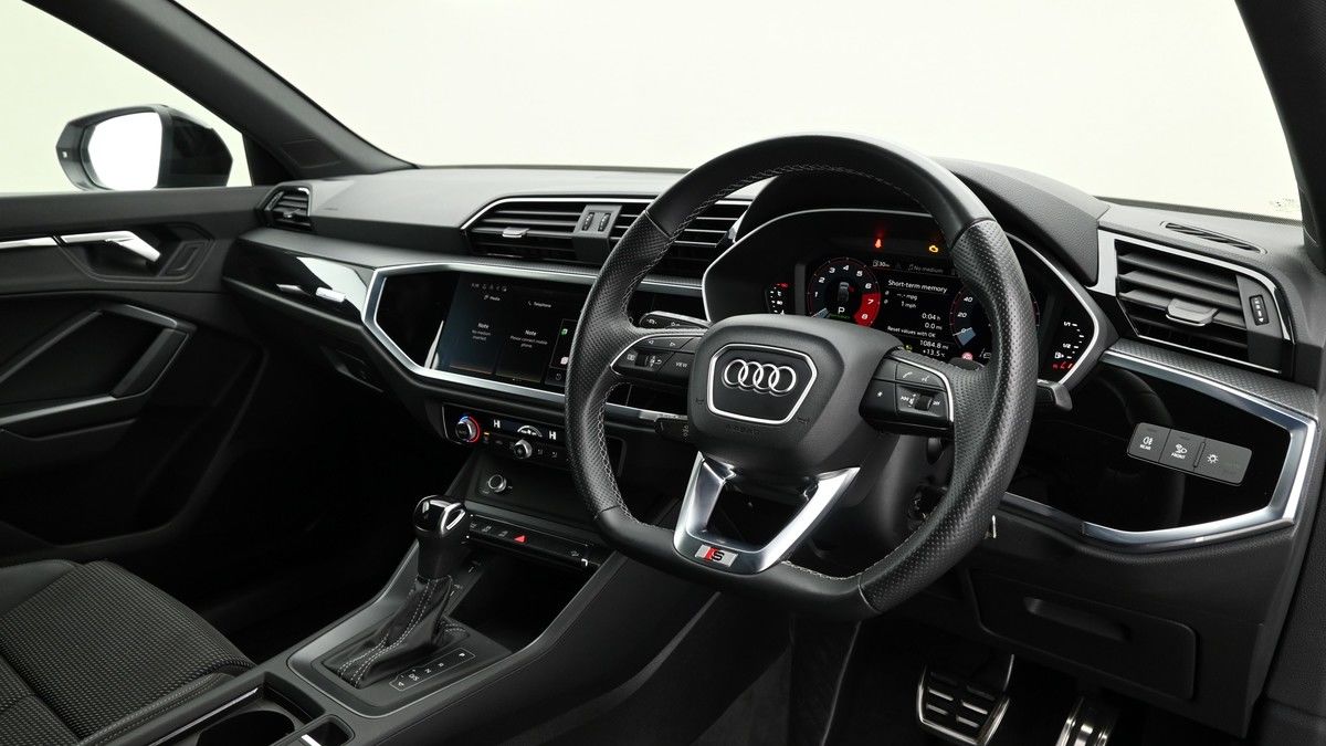 More views of Audi Q3