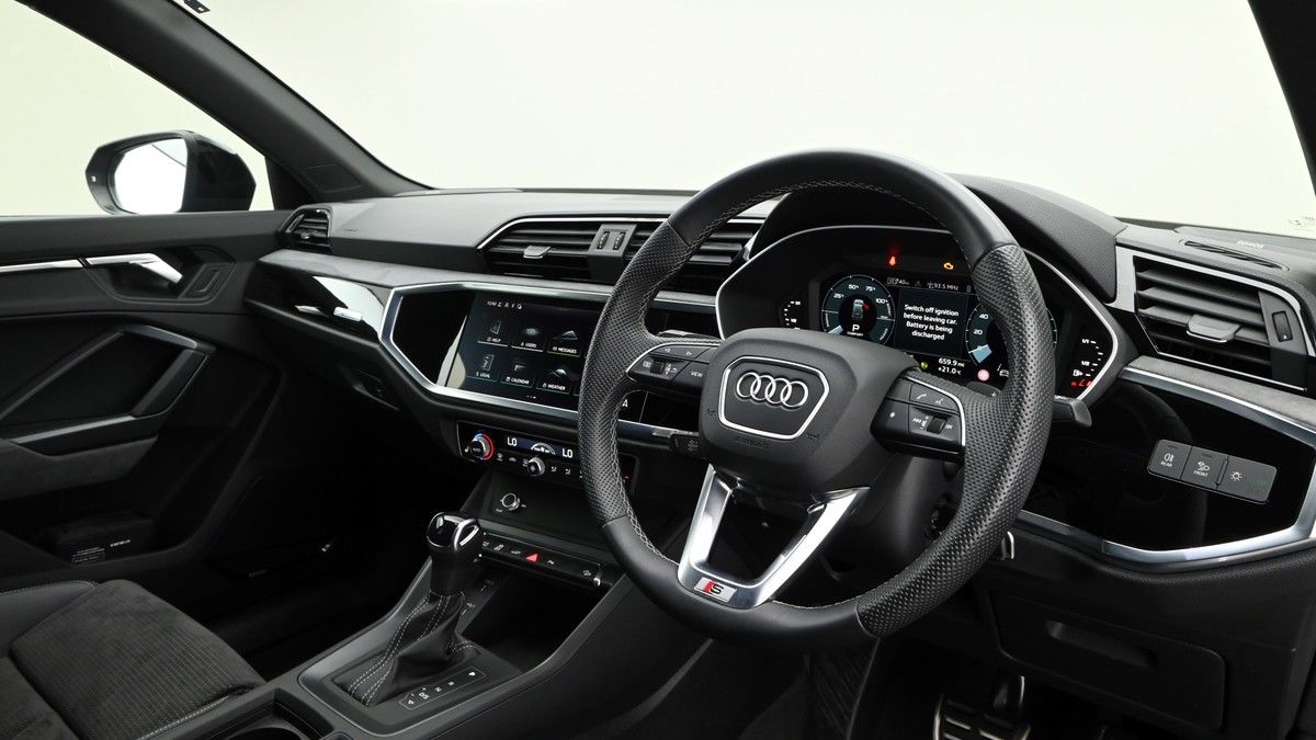 Audi Q3 Image 3