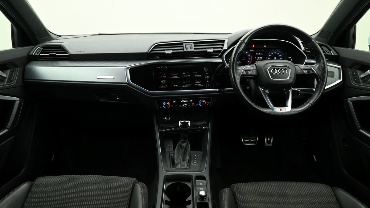 Audi Q3 Image 14