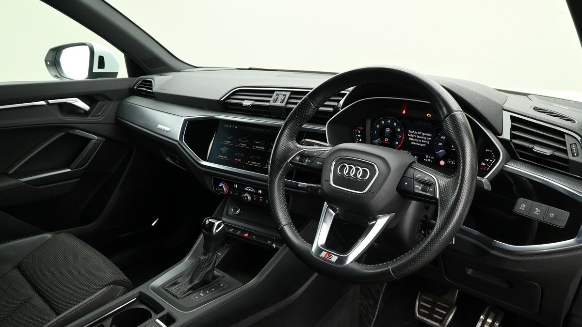 Audi Q3 Image 3