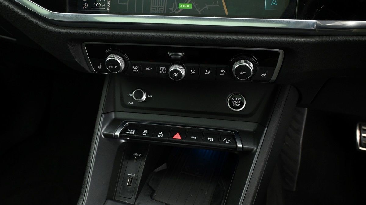 Audi Q3 Image 12