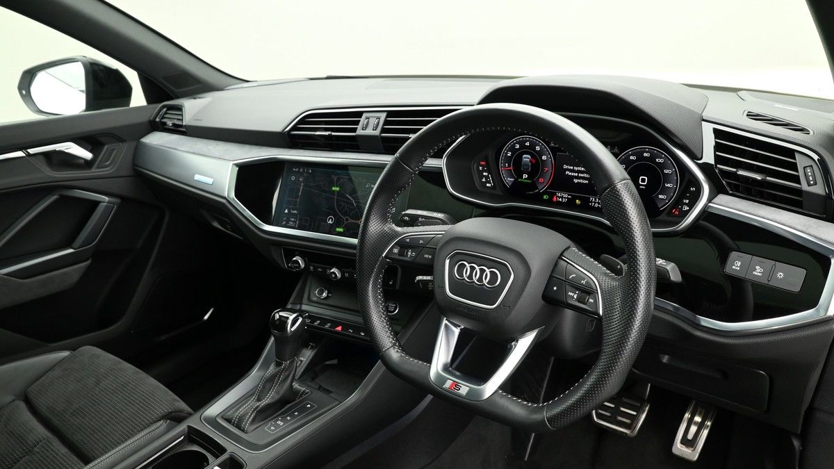 Audi Q3 Image 3