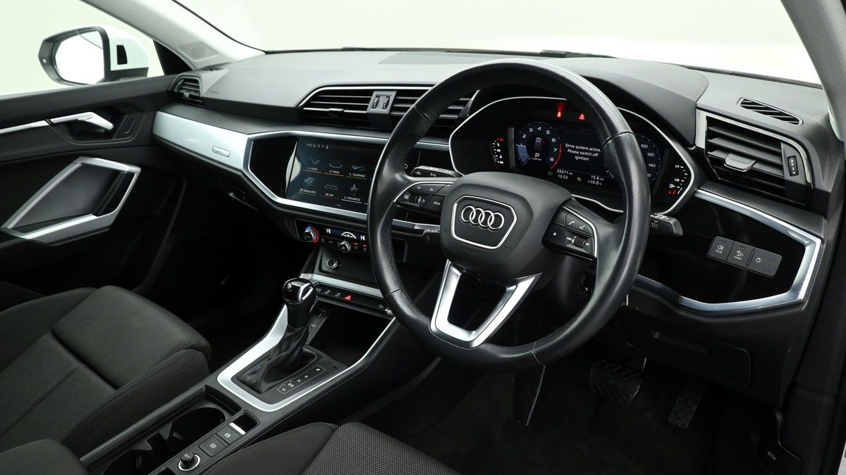 Audi Q3 Image 3