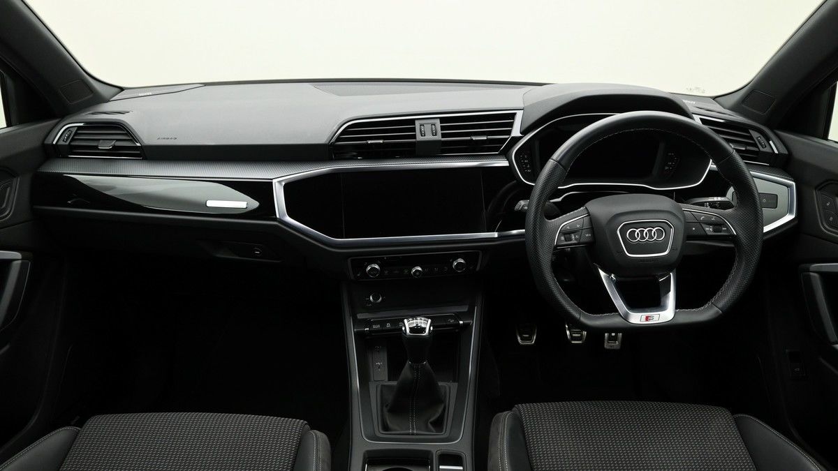 Audi Q3 Image 14