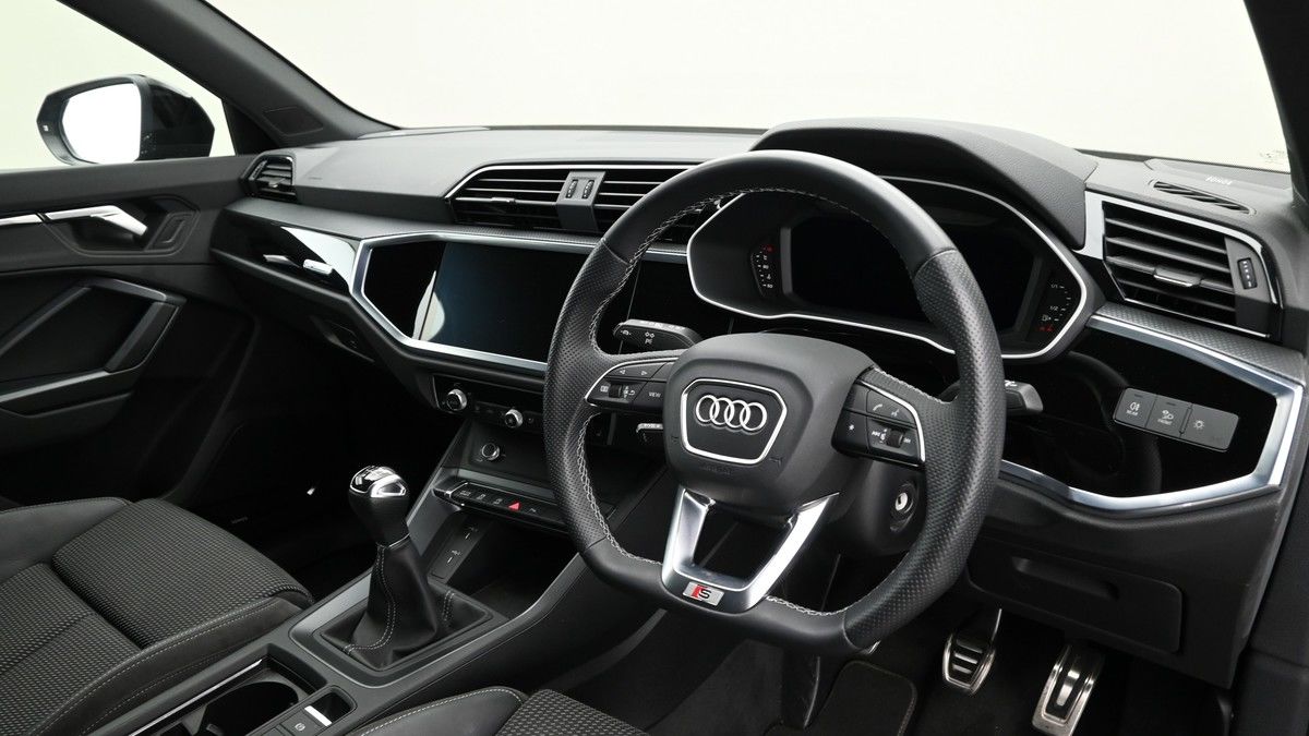 Audi Q3 Image 3