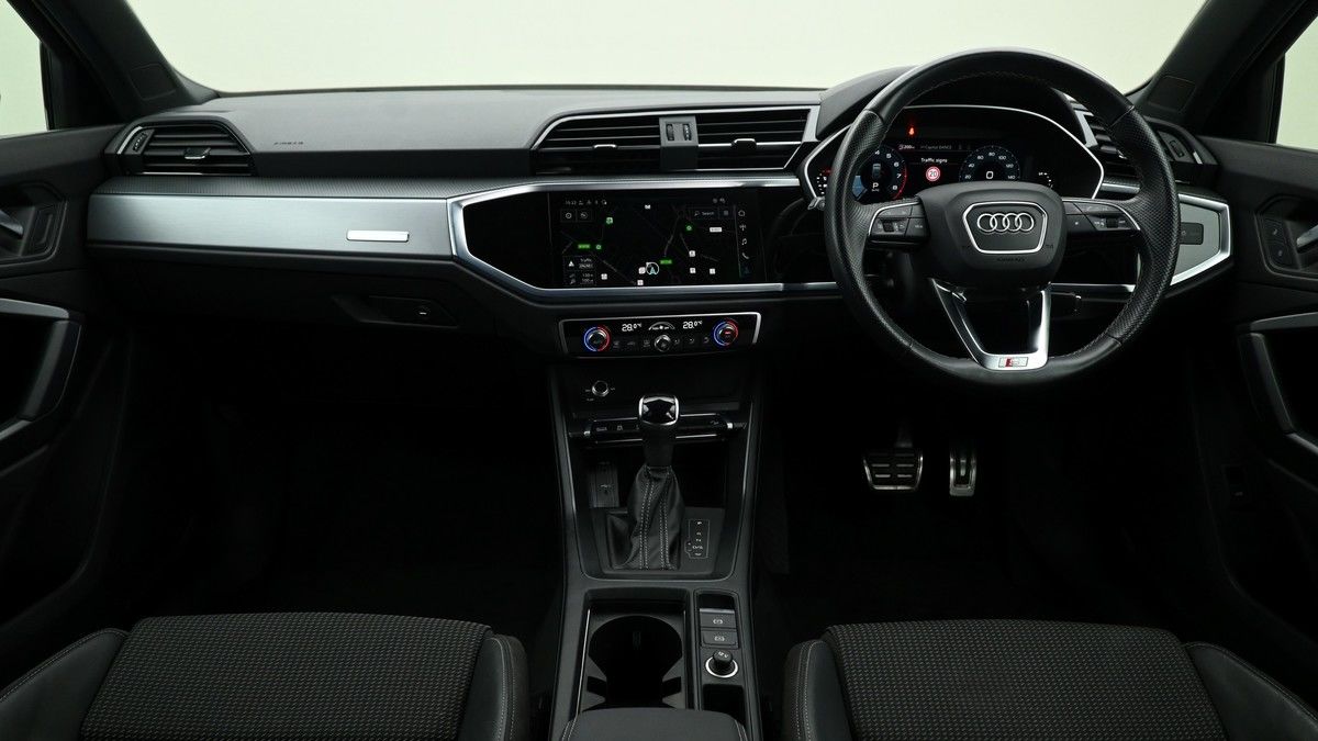 Audi Q3 Image 13