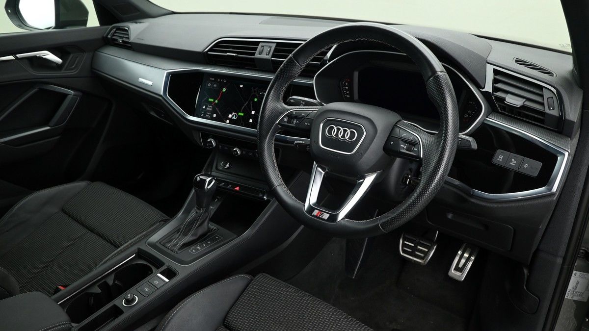 Audi Q3 Image 2