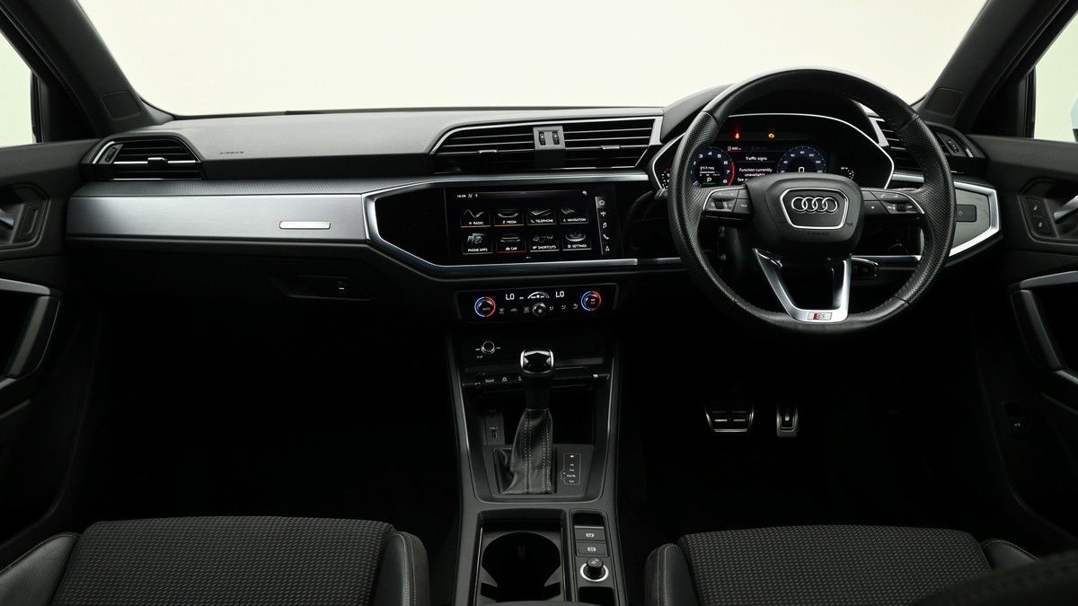 More views of Audi Q3