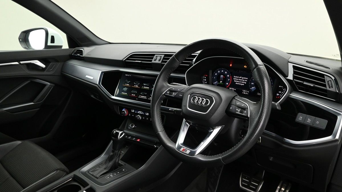 More views of Audi Q3