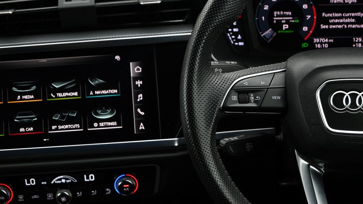 Audi Q3 Image 15