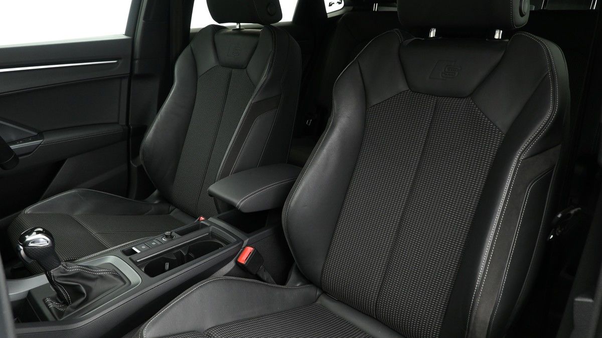 Audi Q3 Image 4