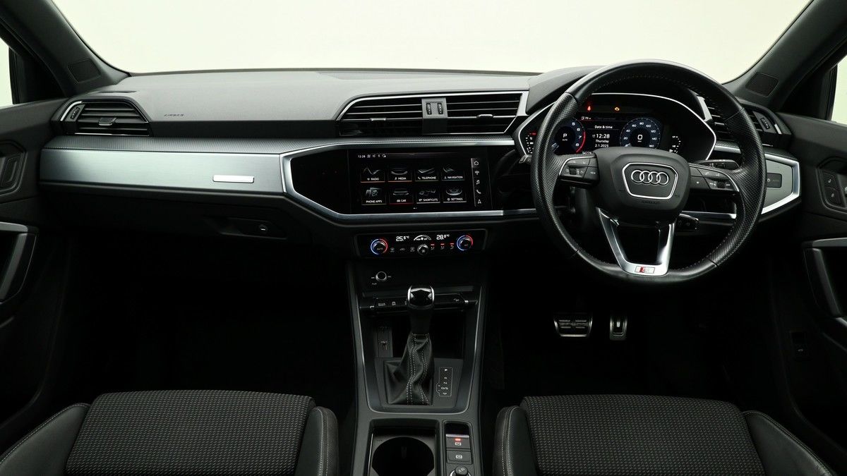 Audi Q3 Image 15