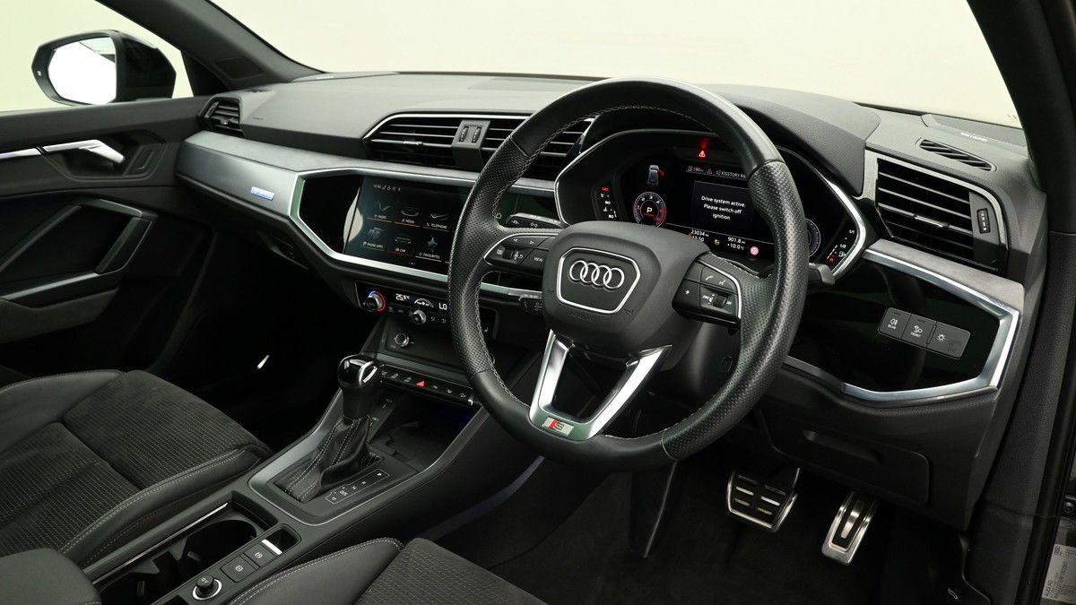 Audi Q3 Image 5