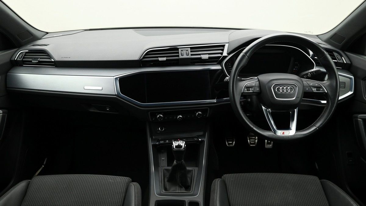 Audi Q3 Image 14