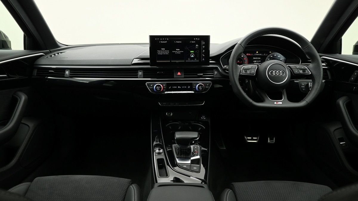 Audi A4 Image 14