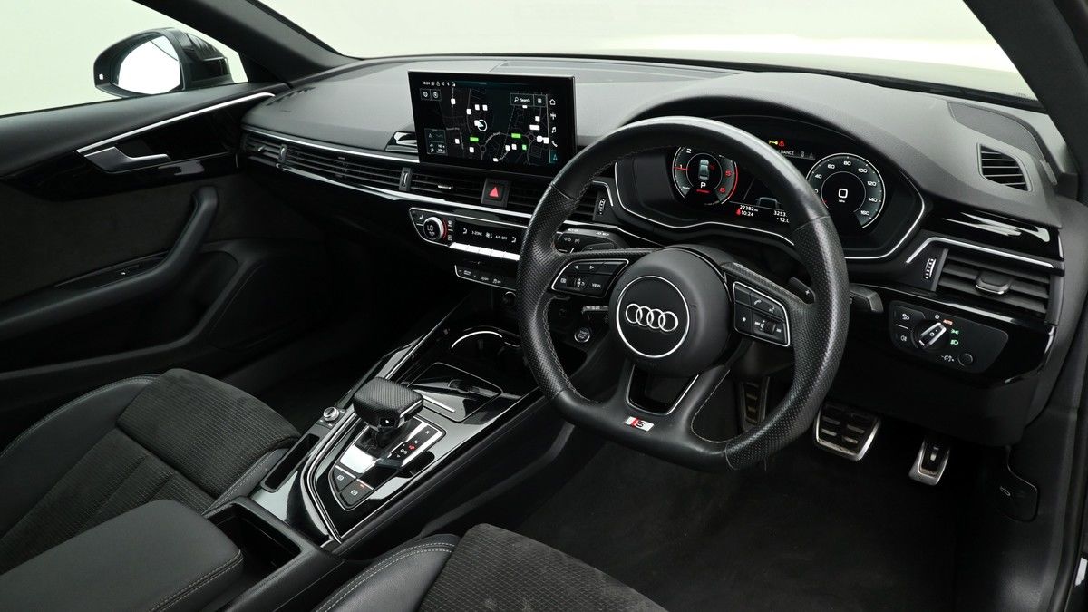 Audi A4 Image 3