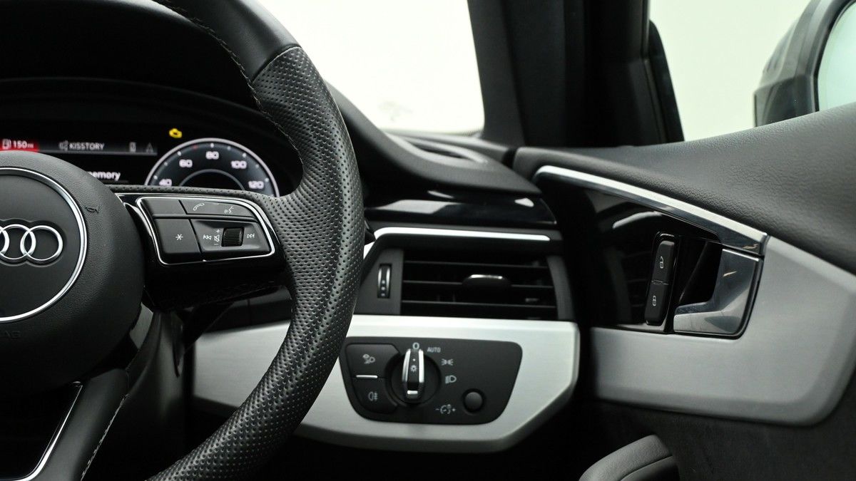 Audi A4 Avant Image 15