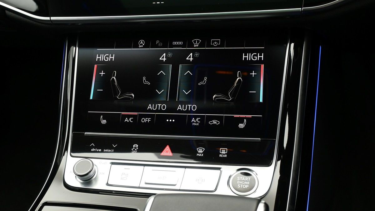 Audi A8 Image 12