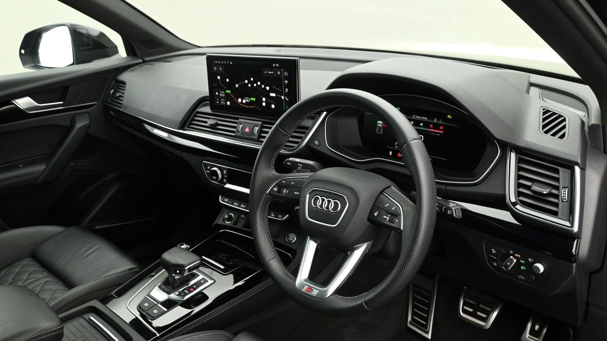 More views of Audi Q5