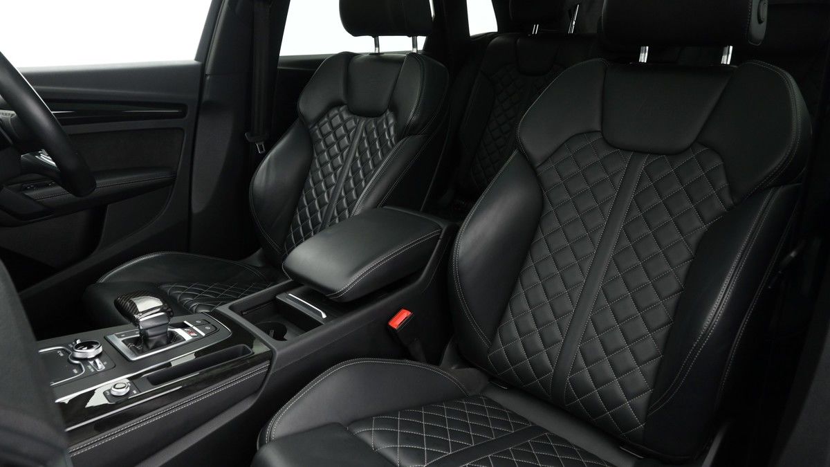 More views of Audi SQ5