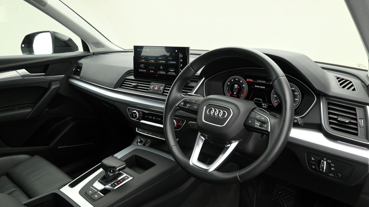 More views of Audi Q5