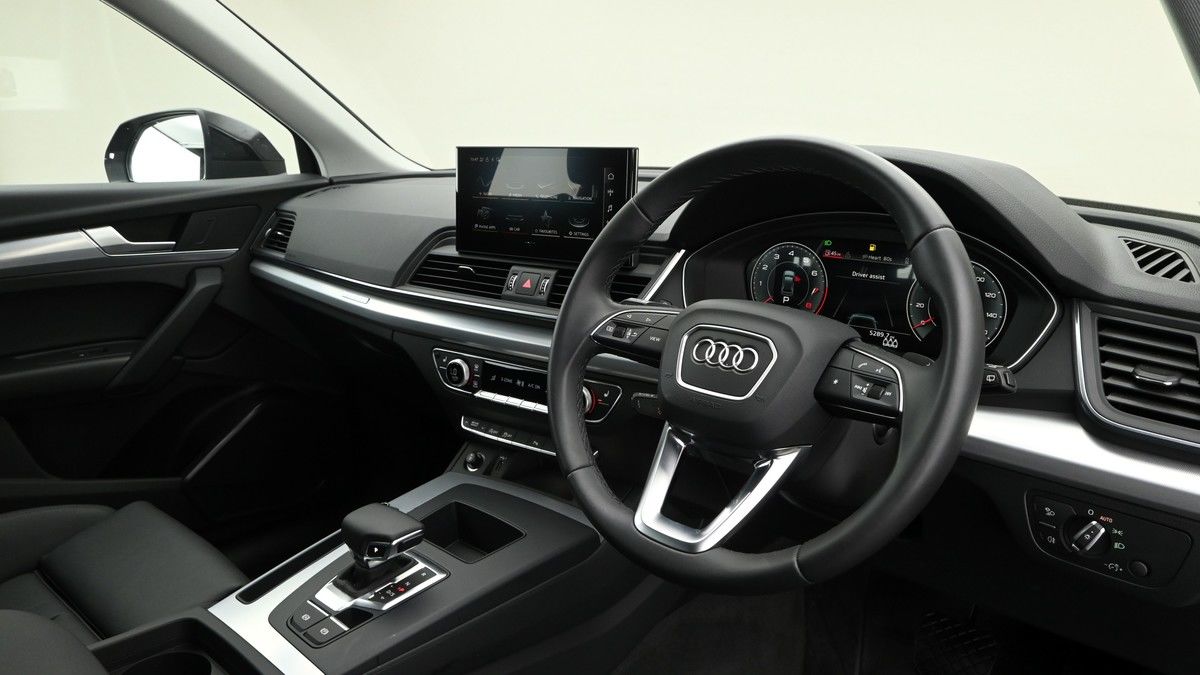 More views of Audi Q5