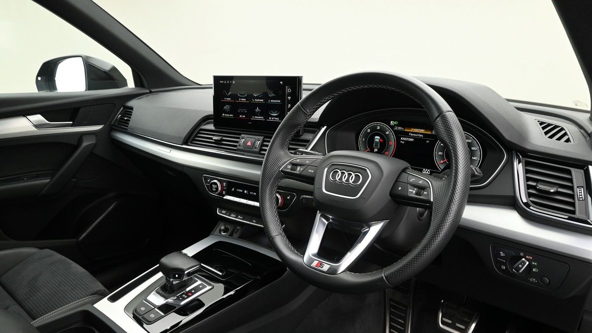 More views of Audi Q5