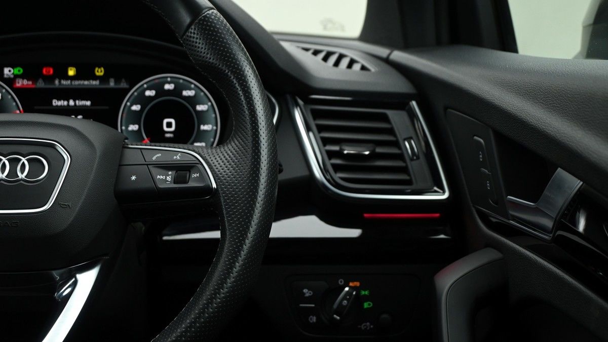 Audi Q5 Image 15