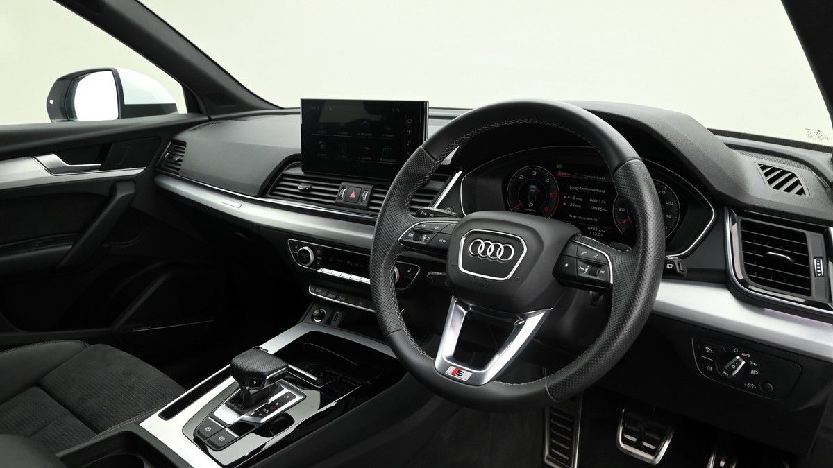 More views of Audi Q5