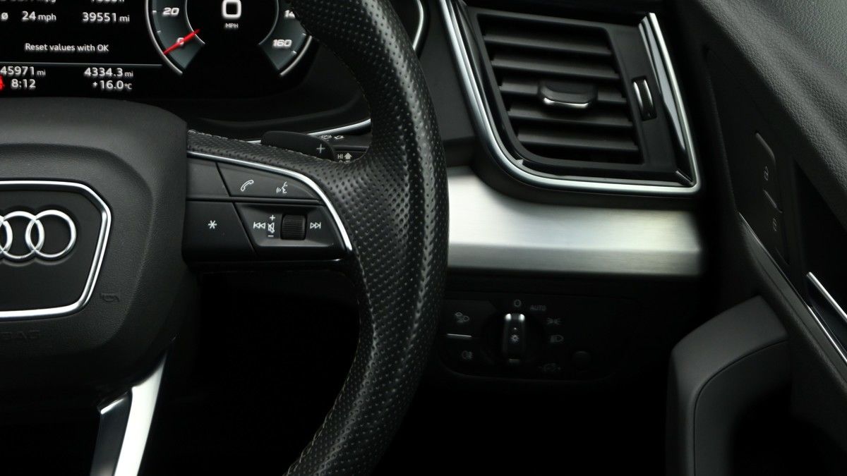 Audi Q5 Image 16