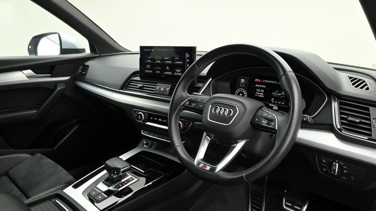 More views of Audi Q5