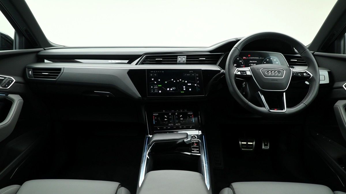 Audi Q8 e-tron Image 14