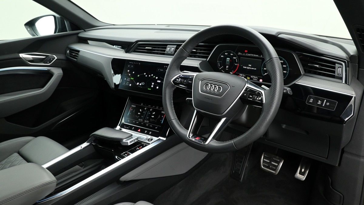 Audi Q8 e-tron Image 3