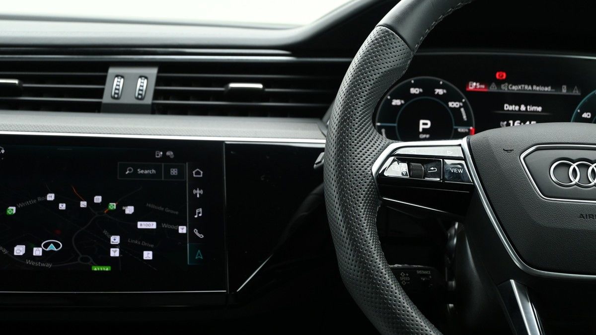 Audi Q8 e-tron Image 15