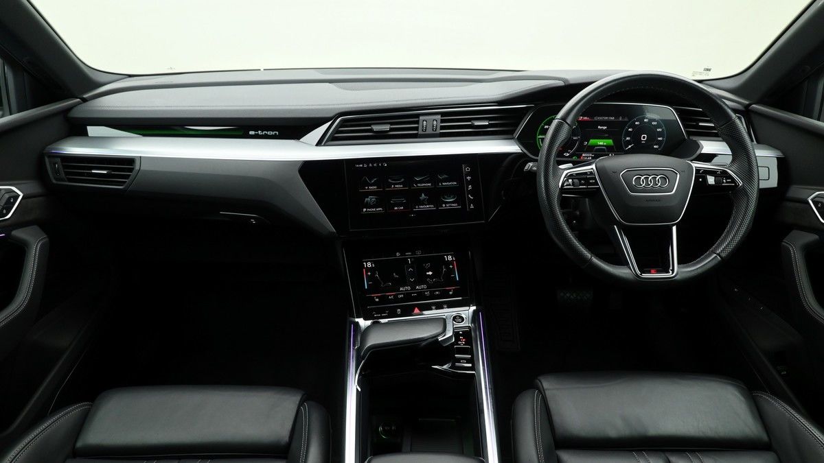 Audi e-tron Image 14