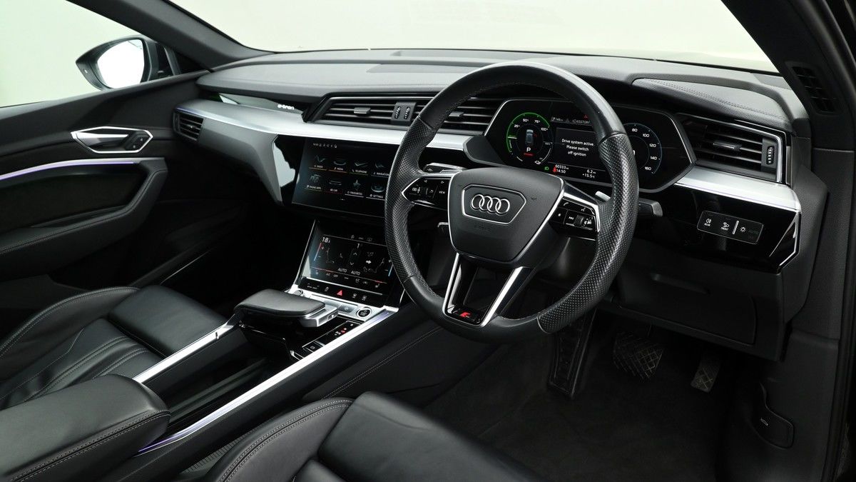 Audi e-tron Image 3