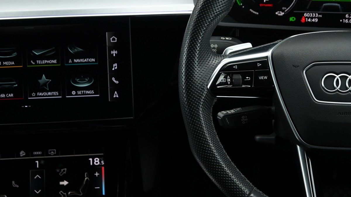 Audi e-tron Image 15