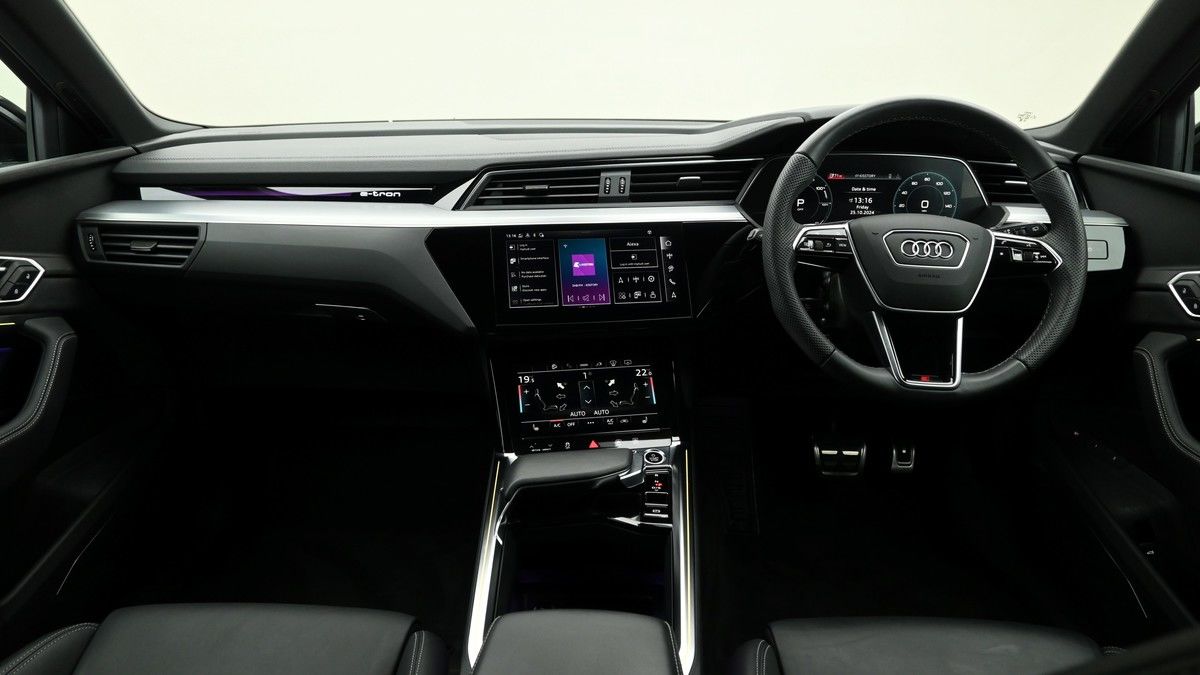 Audi Q8 e-tron Image 14