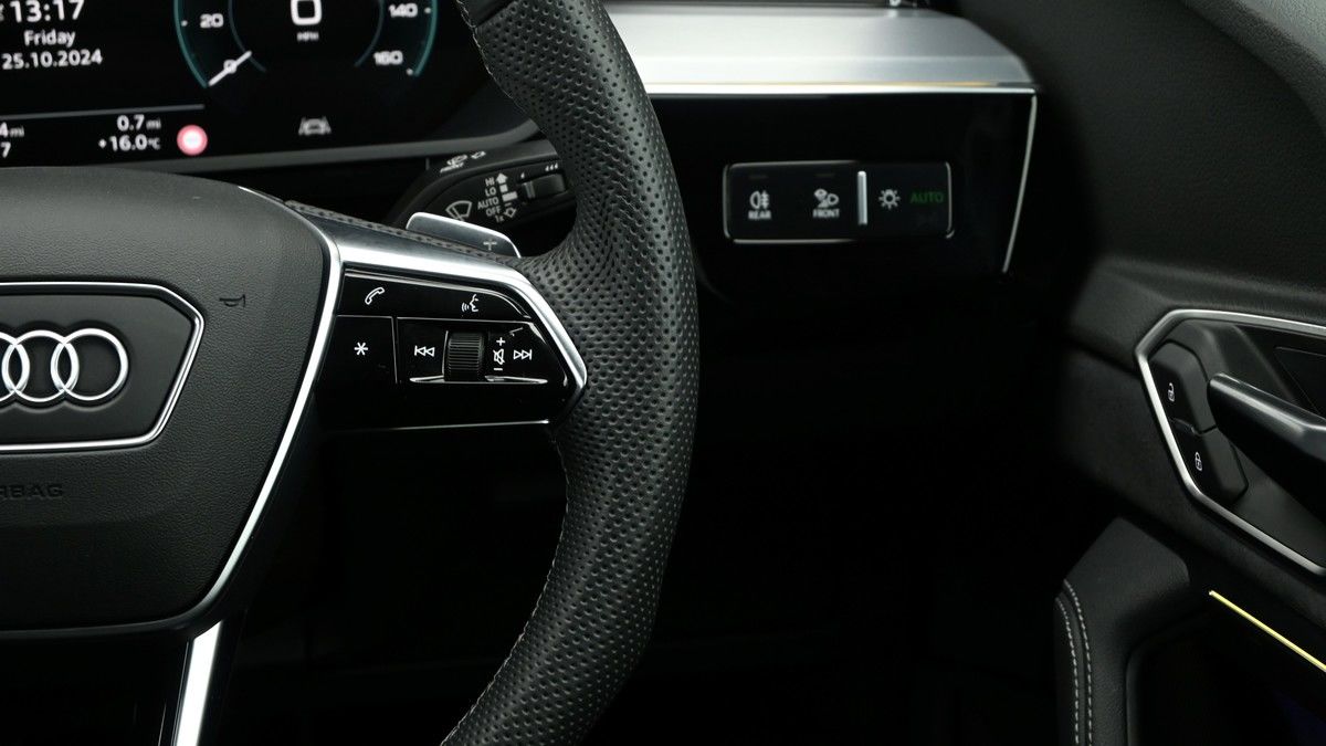 Audi Q8 e-tron Image 16