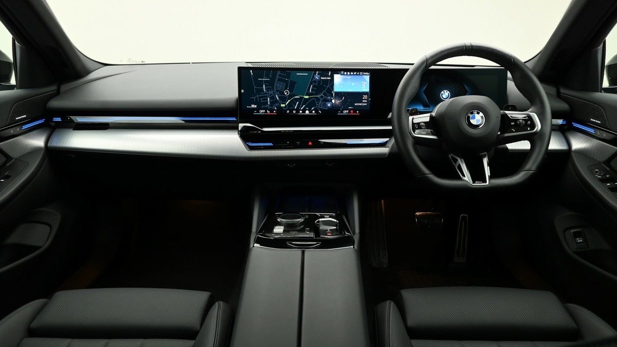 BMW 5 Series Image 14