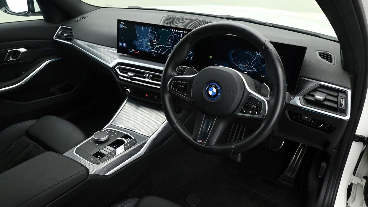 BMW 3 Series Image 2