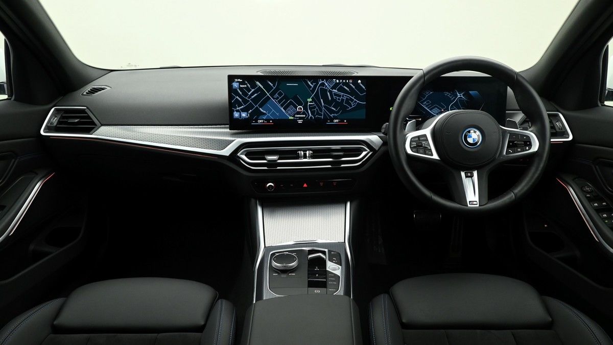 BMW 3 Series Image 14