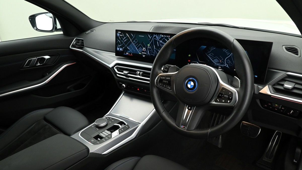 BMW 3 Series Image 3