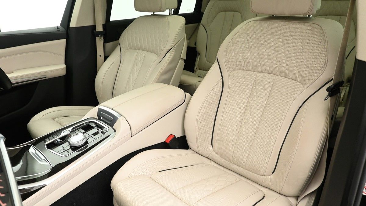 BMW X7 Image 4