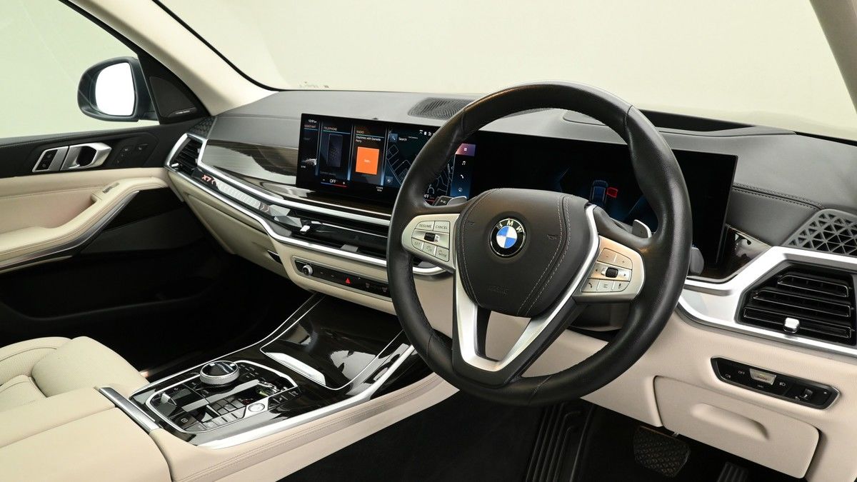 BMW X7 Image 3