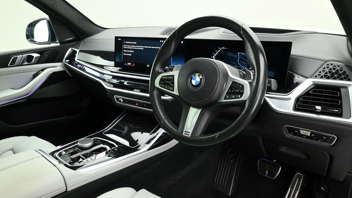 More views of BMW X7